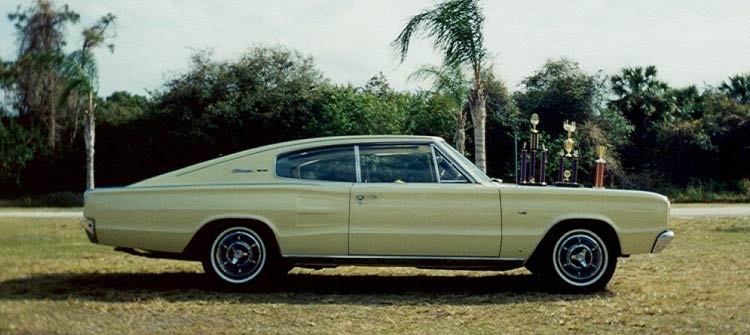 Dodge Charger 66